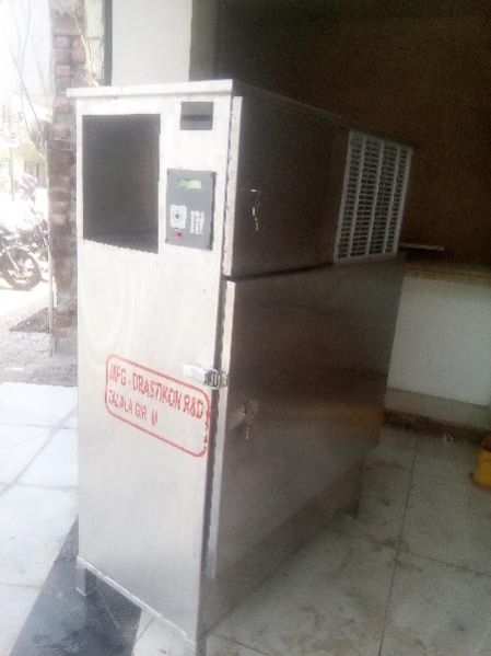 Milk Vending Machine 01