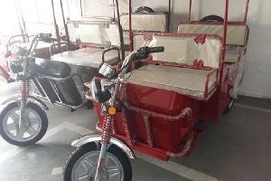 Battery Operated Auto Rickshaw