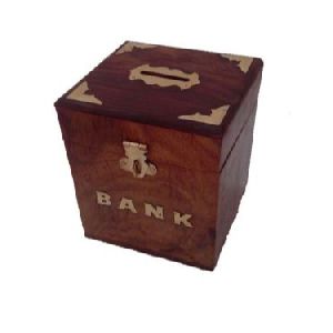 WOODEN PIGGY BANK SQUARE