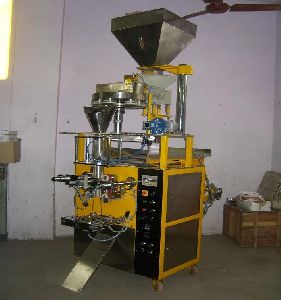Automatic Collar Type Form Fill & Seal Machine With Volumetric Cup Filler