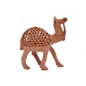 WOODEN UNDERCUT CAMEL