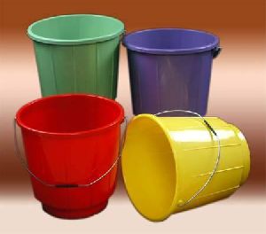 plastic bucket with steel handle