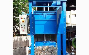 PET BOTTLE PRESS MACHINE