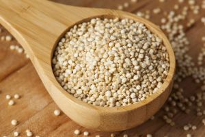 white quinoa seeds