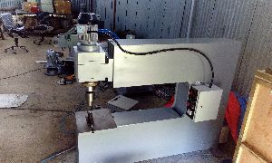 Heavy Duty Riveting Machine