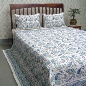 Waterlily Jade Queen Size Quilted Bedspread