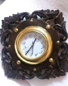 WOODEN HAND CARVE WALL WATCH