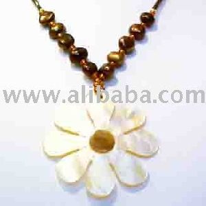 jewellery Beautiful Shell Flower Beaded Necklace