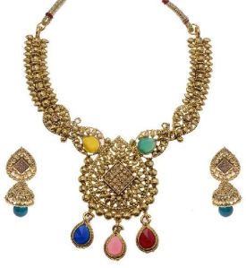 Multicolor Kundan Necklace Set