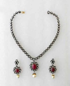 Nice Looking Diamond Necklace with Ruby & Pearl