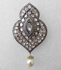 Traditional Diamond Polki Pendant with Pearl