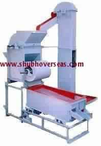 GROUNDNUT DECORTICATOR WITH BLOWER CLEANER