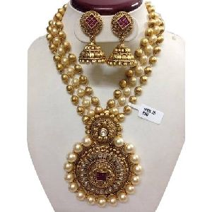 Fancy Artificial Necklace Set