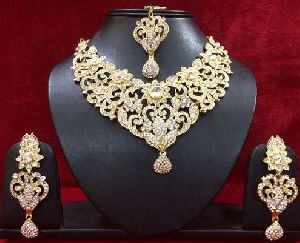 Stylish Artificial Necklace Set