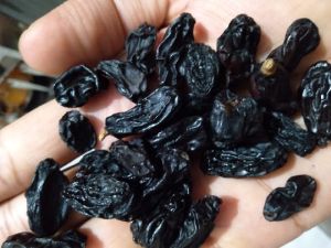 Black Raisins