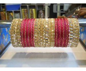 Lac Stone Bangles Set