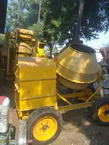 mechanical concrete mixer