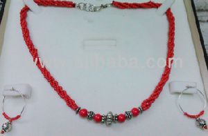 Beads Necklace with Silver Beads