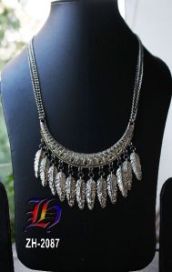 ZH metal necklace