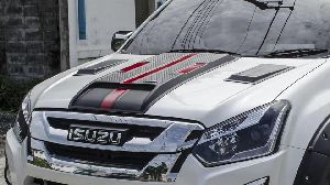 ISUZU D-Max Vcross Bonnet Scoop