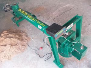 Screw weigh feeder