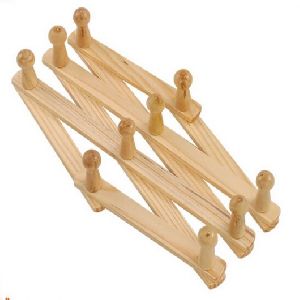 WOODEN EXPANDABLE HANGER Handy