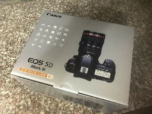 Canon EOS 5D Mark III DSLR Camera