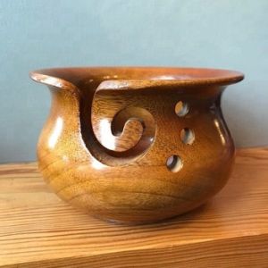 Yarn holder bowl