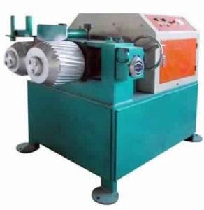 TYRE BLOCK CUTTER MACHINE