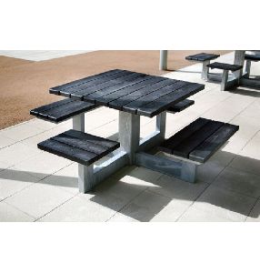 6 Seat External Table