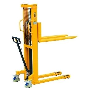 Manual pallet stacker