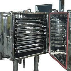 Vacuum Tray Dryer