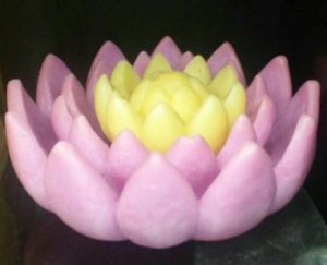 Lotus Candle