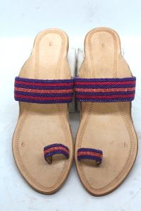 Ladies Tiny Braid Box Heel Kolhapuri Chappal