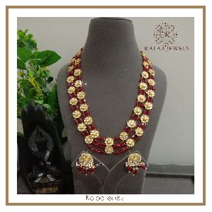 Kundan Beaded Necklace Set