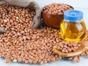 Pure groundnut oil