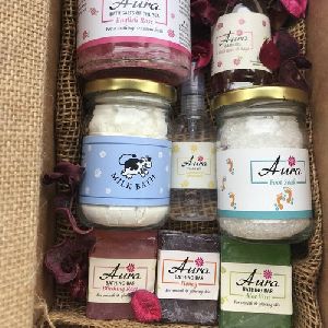 Aura Gift Basket