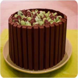 Kitkat Cake