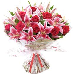 Pretty Lilies N Roses Bouquet