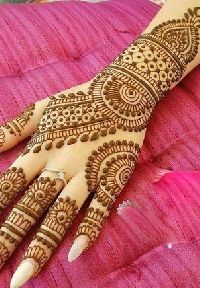 Mehendi Art services.