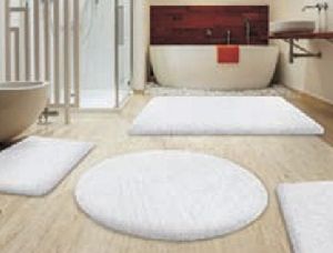 white bath mats