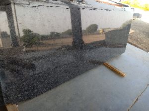 R BLACK GRANITE SLABS