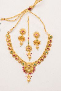 Tradtitonal Gold Polish Necklace Set