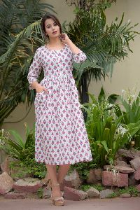 PE19A066 - Pink Cotton Mulmul White Kurti