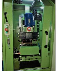 Universal CNC Milling Machine