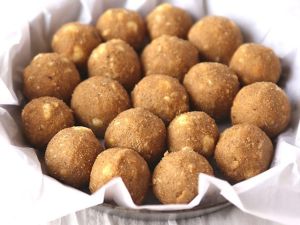 gond laddu