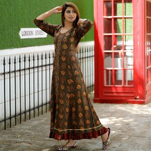 Rayon Booti Print Full Length Straight Fall Gown