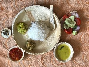 Areca leaf plates and bowls