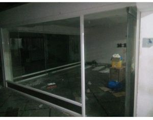 toughened glass partition