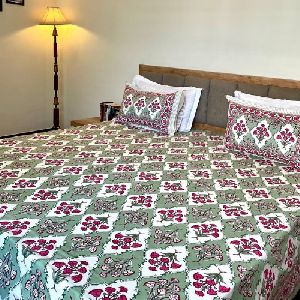 Mughal Poppy Magenta Green Bedsheets